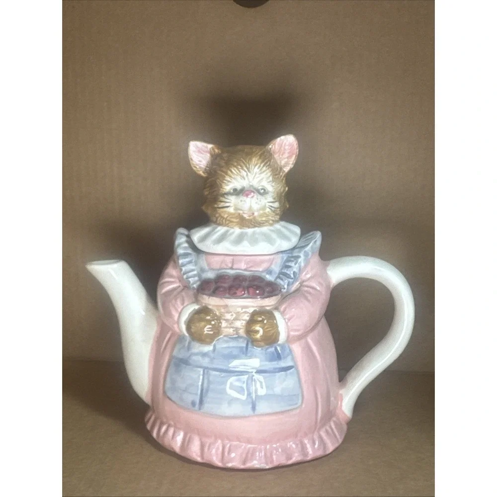 Vintage Hand Painted Mrs.‎ Whiskers Mother Cat Teapot
